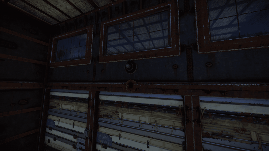 Установленные снаружи ангара датчик сердцебиения и сирена