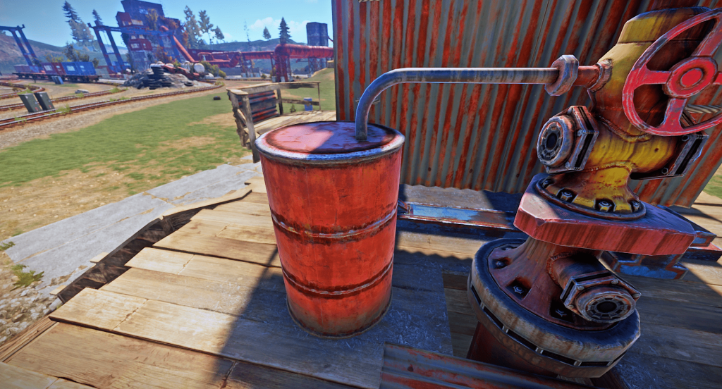 Ёмкость для хранения добытой сырой нефти в игре Rust