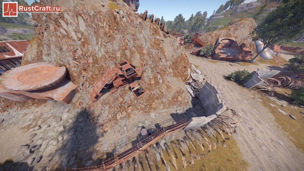 Бочка с дизельным топливом в багажнике авто на свалке в Rust